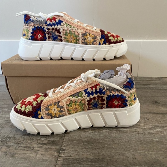 Free People Catch Me If You Can Sneakers. Size 39 or Women’s 9. Brand New - Picture 2 of 10